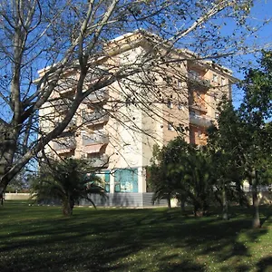 Duplex Junto A Un Parque Tortosa